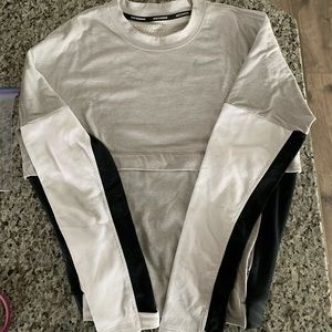 Nike therma sphere long sleeve